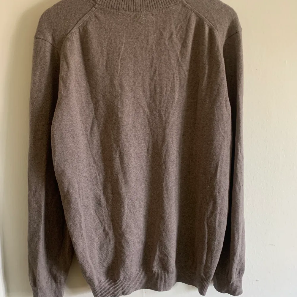 Jättefin bra skick half zip tröja från stenströms storlek 3xl men ganska liten i storlek, orginal pris 1800kr. Neuleet.