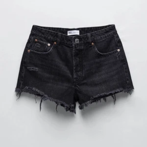 Zara shorts - Shorts som jag inte använder längre  Nypris: 249