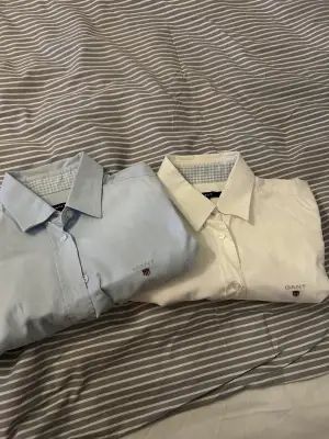 Gant skjortor i storlek xs i tre olika färger. De är sparsamt använda, så i väldigt bra skick! - 350kr styck.   Vid snabb o smidig affär kan jag eventuellt gå ner i pris, eller ge ett paketpris vid köp av alla! 