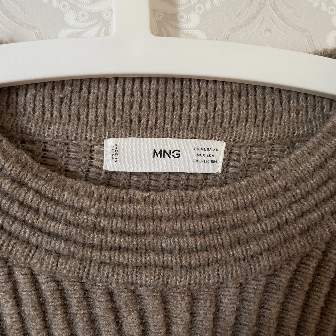 Mönsterstickad tröja - 91