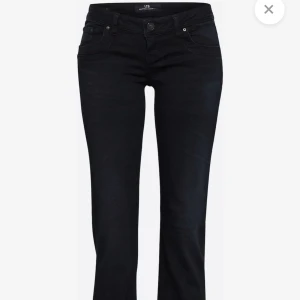 Ltb valerie  - Säljer mina svarta jeans från ltb!🥰 använd ett fåtal gånger