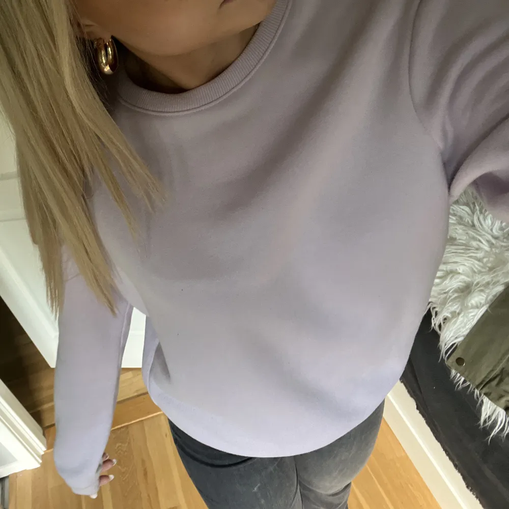 Jättefin ljusrosa sweatshirt. Lite oversized i modellen. Tröjor & Koftor.