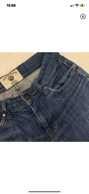 Jeans  - Ett par jeans från Tiger of Sweden som tyvärr inte kommer till användning. Kom gärna med frågor och prisförslag 💙