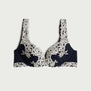 Intimissimi bh - Jättefin push-up bh från intimissimi. Endast testad, säljer för att jag inte orkat skicka tillbaka!
