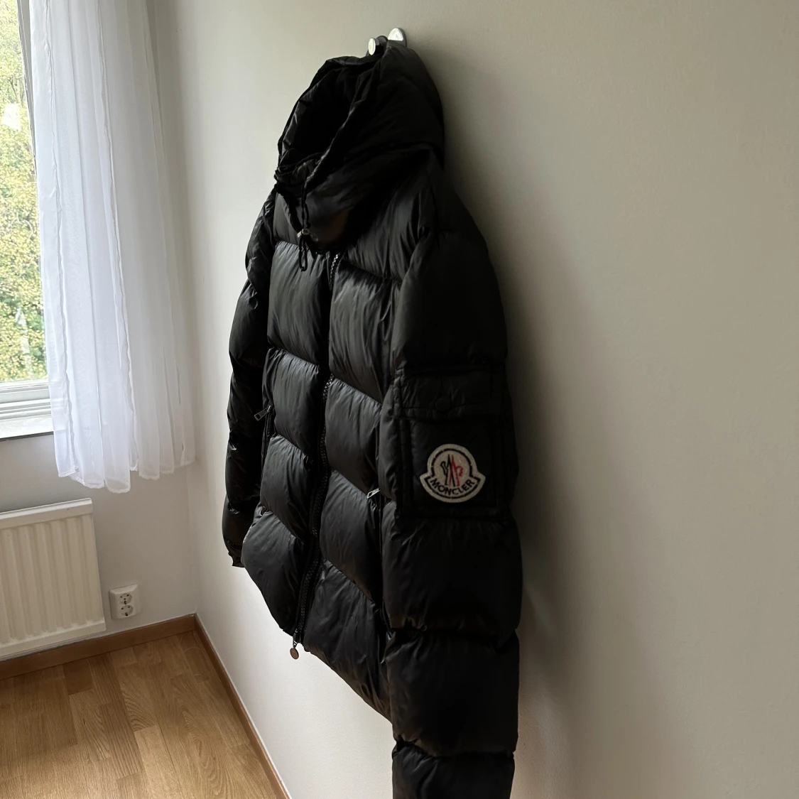 säljer min fina moncler jacka - 90