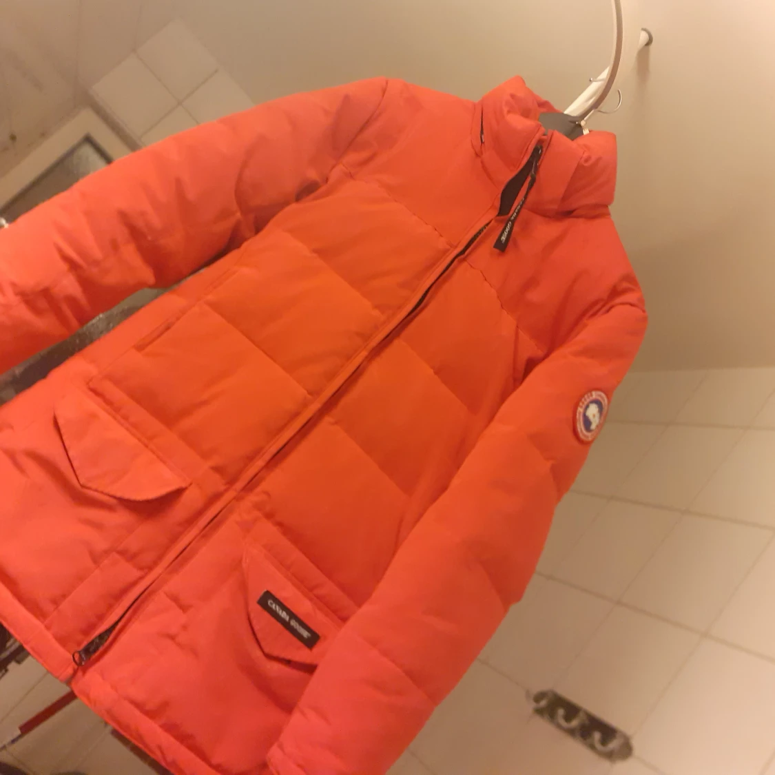 Canada goose jacka vinterfodrad kortmodell strl Small, dock saknas luvan. Topp skick. - 90