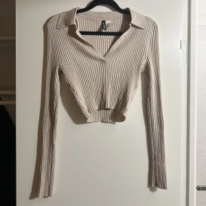 Långärmad  - Använder inte denna längre så därav säljer jag den. 80kr pluss att köparen står för frakten 💗