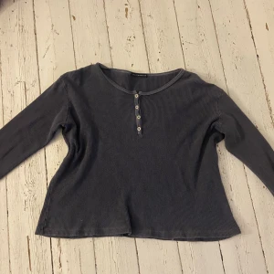 Brandy Melville tröja  - Marinblå tröja från brandy Melville💞