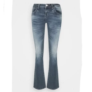 Ltb jeans  - Slutsålda blåa ltb valerie jeans, lågmidjade och bootcut. I nytt skick strlk W30 L30