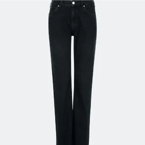 svarta jeans - ⚡️⚡️