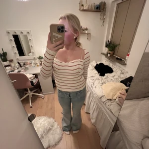 Ribbad tröja - Säljer denna tröja från Mango då den ej kommer till användning inga defekter helt oanvänd☺️