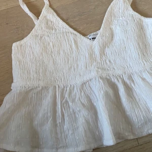 Volang topp🩷 - Söt volang topp, säljer då den är lite kort för mig🩷✨