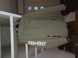 8848 QUADY JACKET - Skidjacka  - Skidjacka i ny skick. Använd fåtal gånger. En varm och flexibel jacka. Säljer eftersom den är lite för liten för mig. Köpt för 2500 kr