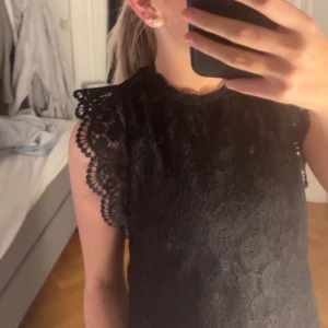 Blus - Fin spets blus från Zalando, köpt i våras men använd fåtal gånger🩷