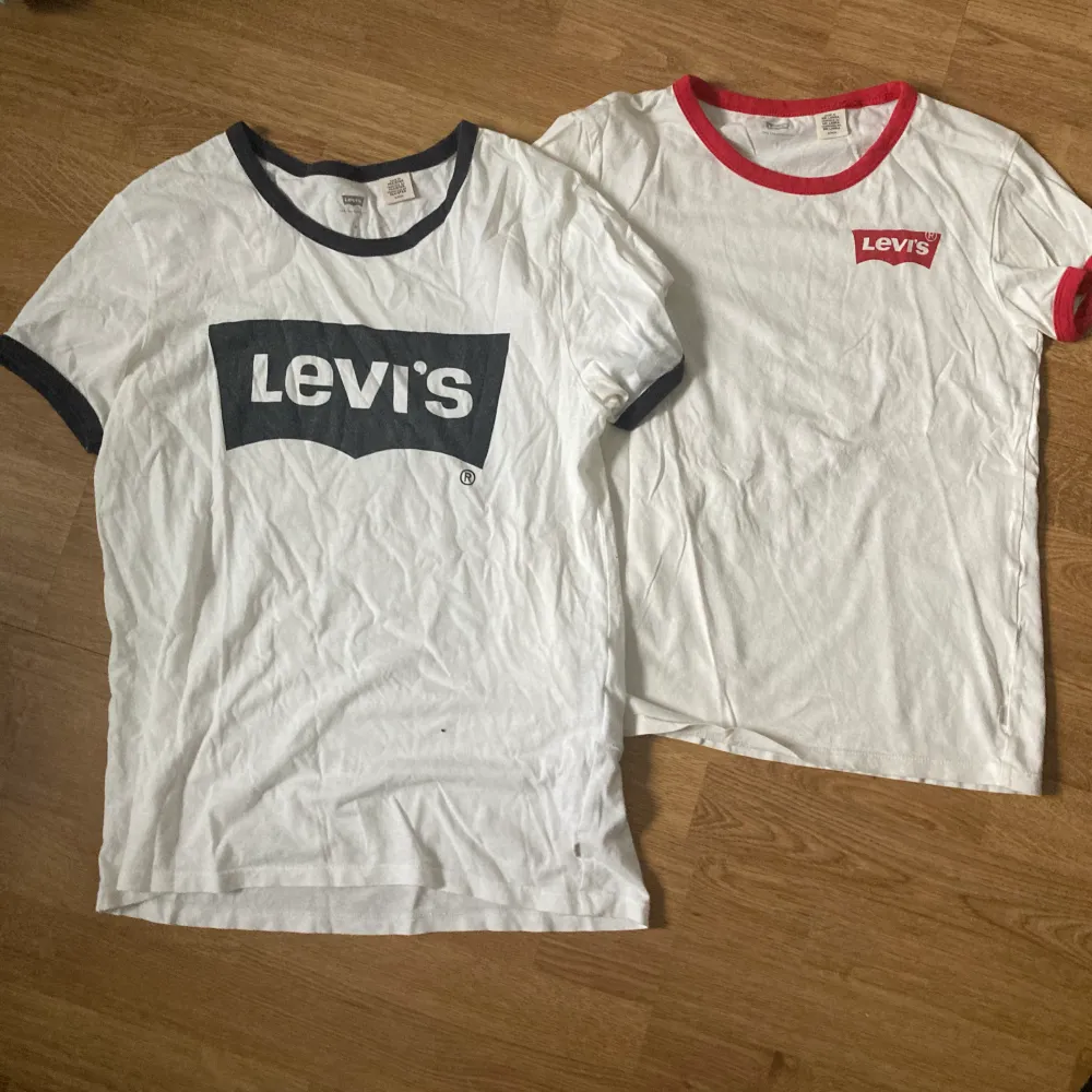 Fina tröjor från Levis! ❤️ Kommer inte till användning längre 🙌 99 FÖR EN ELLER 179 FÖR BÅDA 💪Aldrig använda av mig men fått dem, så nära nyskick man kan komma! 😻. T-shirts.