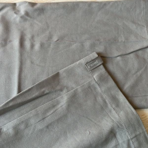 C’est normal kostymbyxor - C’est normal kostymbyxor strl S. Aldrig använda, fel strl. 