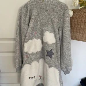 Mjukisklänning - Morgonrocks-klänning med hoodie, supermysig☺️