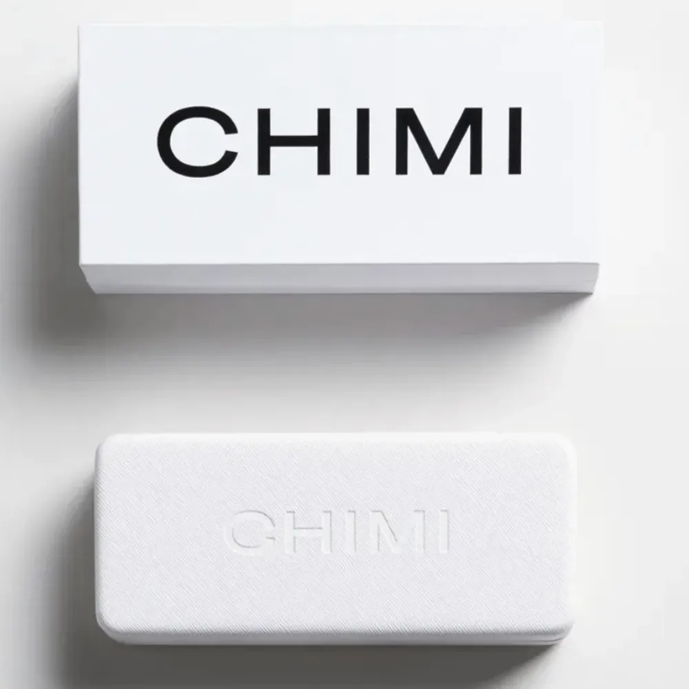 Oanvända chimi 01, säljes pga ingen användning av dem. Nypris var 1200kr. Helt slutsålda på chimis hemsida och färgen heter ”blue”. Låda, dustbag och allt följer med. Hör av dig vid intresse eller fler frågor😊. Övrigt.