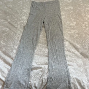 Utsvängda byxor  - Helt oanvända byxor som inte kom till användning. Men jätte fina.🤗