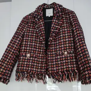 Blazer and skirt from River Island, blazer is size 8 UK and the skirt is 6. In perfect conditions, worn no more than 2 or 3 times.