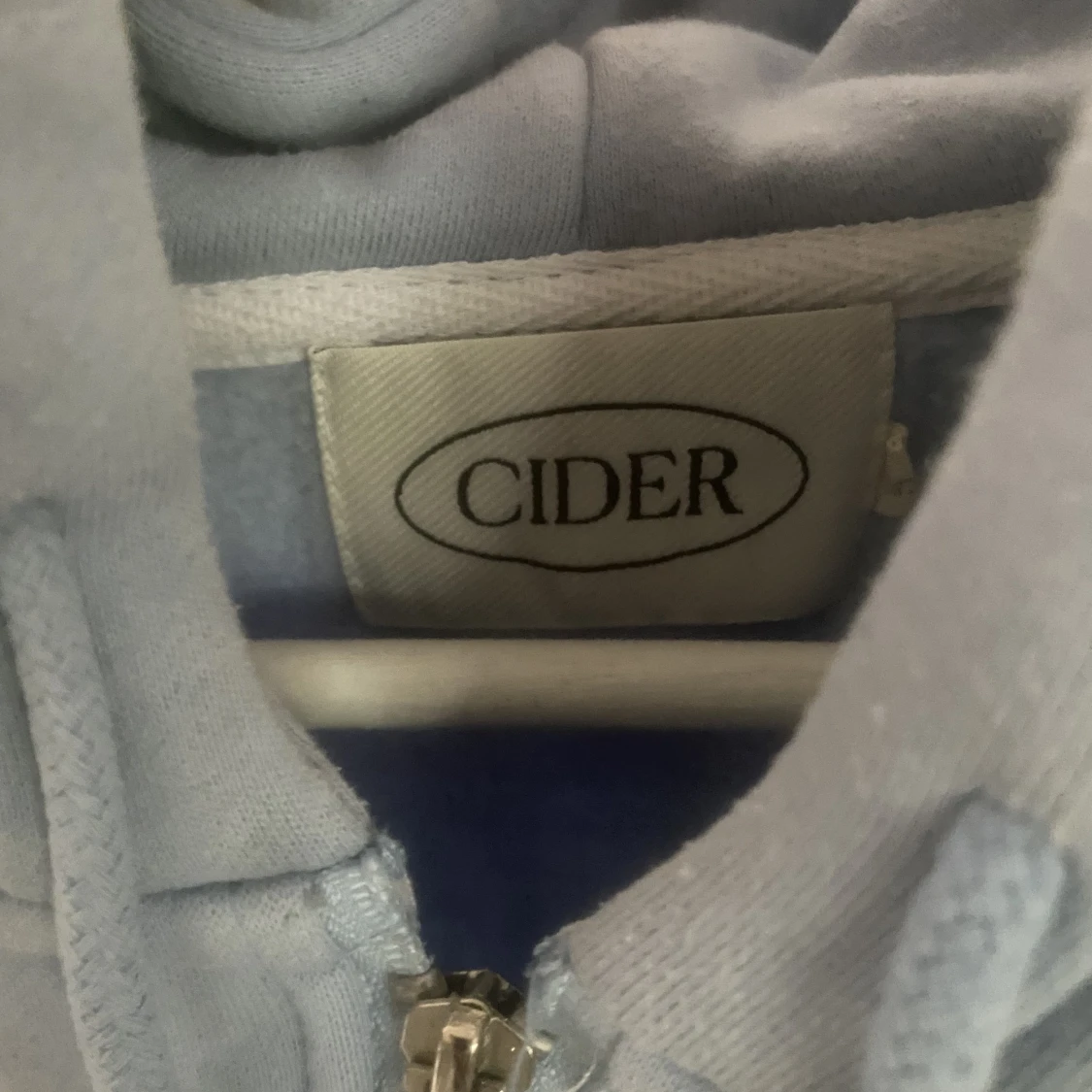 Blå zip up hoodie  - 91