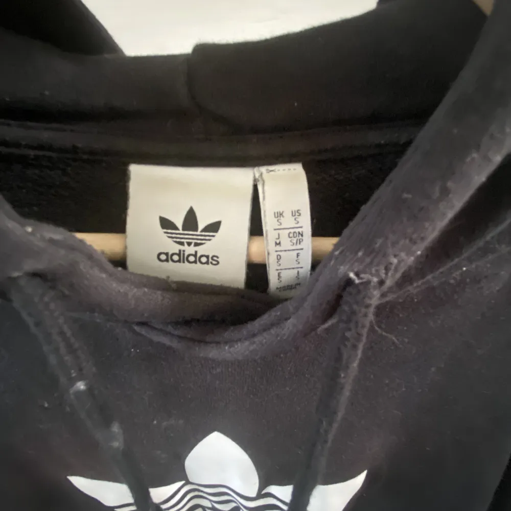 Adidas hoodie. Inköpt 2019. Strl s/m. Hoodies.