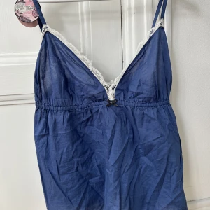 Odd Molly linne - Odd Molly linne, aldrig använd (prislapp sitter kvar) nypris 595kr. I storlek 4, som en storlek M