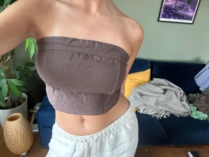 Snygg brun linne korsett - Supersnygg brun linne korsett av märket public desire. Varan är endast använd en gång. Köparen står för frakt🥰