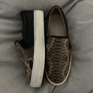 Sneakers  - Jättefina sköna sneakers