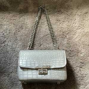 Väska  - Säljer väska i fint skick