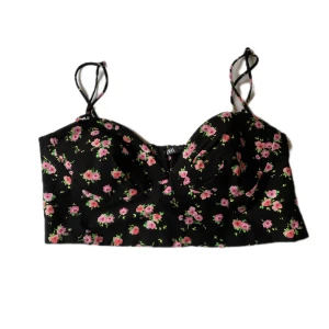 linne - Blommigt linne från Zara. Nästan  oanvänt! Dragkedja på sidan och bh kupor💗