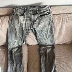 Replay anbass  - Gråa replay anbass i fint skick Storlek 31/32