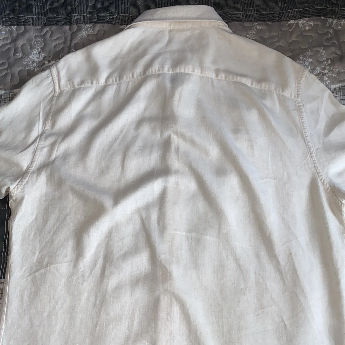 Ljusbeige linne och bommuls skjorta - 90