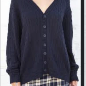 Mörkblå oversized kofta Brandy  - Oversized kofta från Brandy använd en gång 