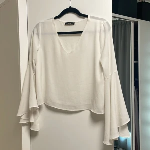 Chiffongblus - vintage - Vit chiffongblus från QuZu-collection. Jättefin material. 