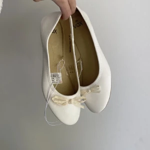 Ballerinaskor - Köpta här på plick o är helt oanvända✨ säljer pga fel storlek💕