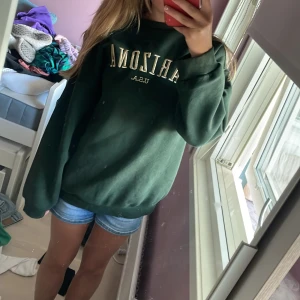 Tröja💚 - Tröja i xs köpt för 450 kr säljer för 100 kr kan sänkas!