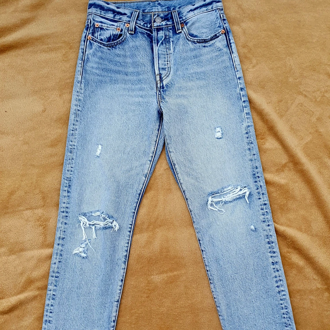 nya Levis byxör för 220kr