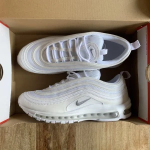 Nike Air Max 97 NYA - Helt nya och oanvända.