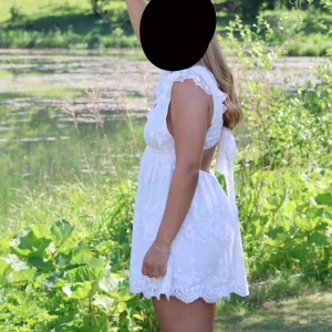 Studentklänning  - Säljer min finaste studentklänning🥹Använd en gång och i perfekt skick, unik och super fin! Kommer inte komma till användning mer🌸