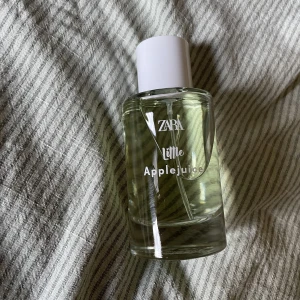Zara Applejuice parfym - Helt oanvänd, en fräsch doft av äpple och blommor. Orginal pris 89kr mitt pris 75kr