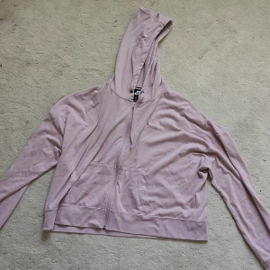 Nike tröja - Nike huvtröja i nyskick. 