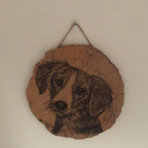 Tavla med hund - En tavla med en hund som du kan hänga upp!🐶