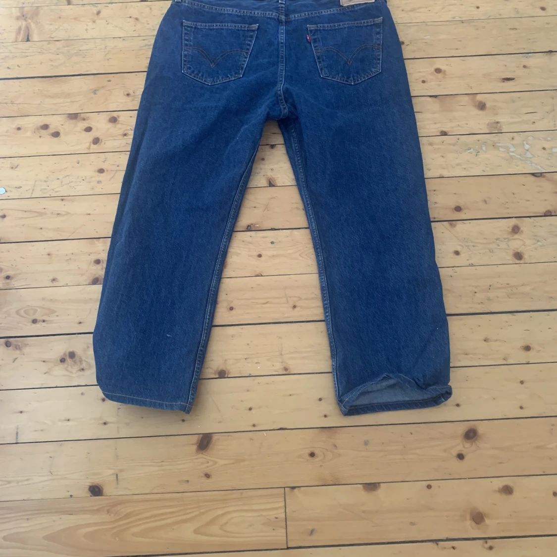 Levis jeans 250kr - 90