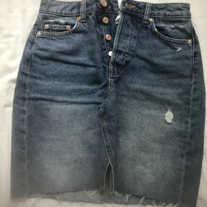 Jeanskjol  - Den är helt ny 