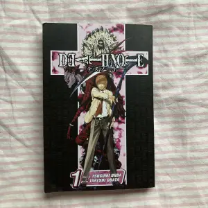 Säljer den första boken i Death note serien,köpte för 185kr och säljer för 90kr🤍 pris kan diskuteras!