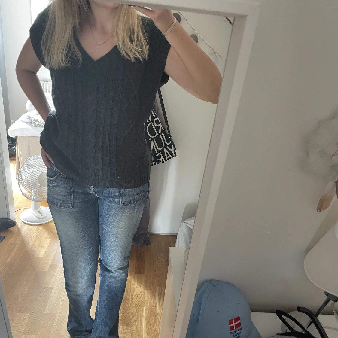 Svartgrå stickad väst - 90