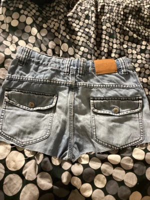 Sommar shorts! - Några jätte fina shorts som är köpta på secondhand! Kontakta gärna innan köp💗