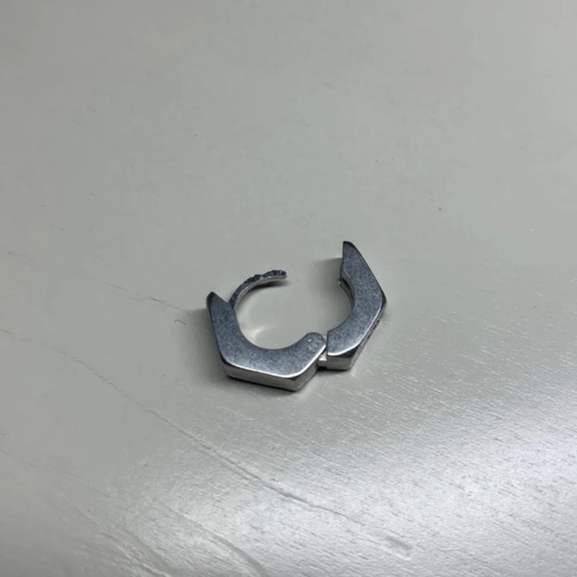 OFF WHITE plain HEXNUT (mini hoop mono EARRING)  - 91