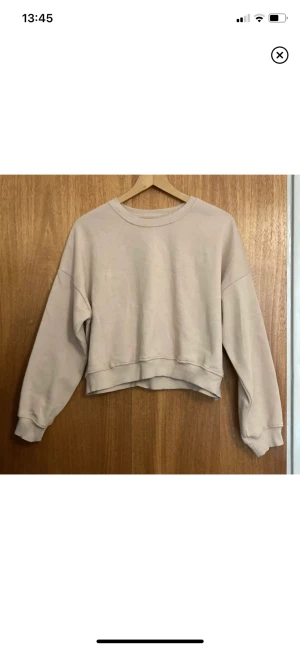 Tröja - Tjockare tröja från lager 157. Använd fåtal gånger, nyskick. Säljer då jag har en likadan, hör av dig om frågor! 